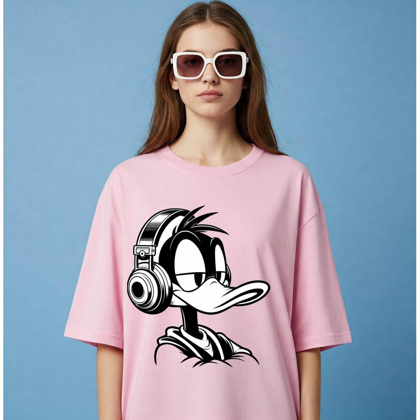 Daffy Duck Women's T-shirt | Pink Cartoon Tee - Befaltu